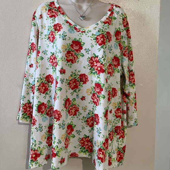 The Pioneer Woman Red Floral V-Neck Blouse - Picture 4 of 9